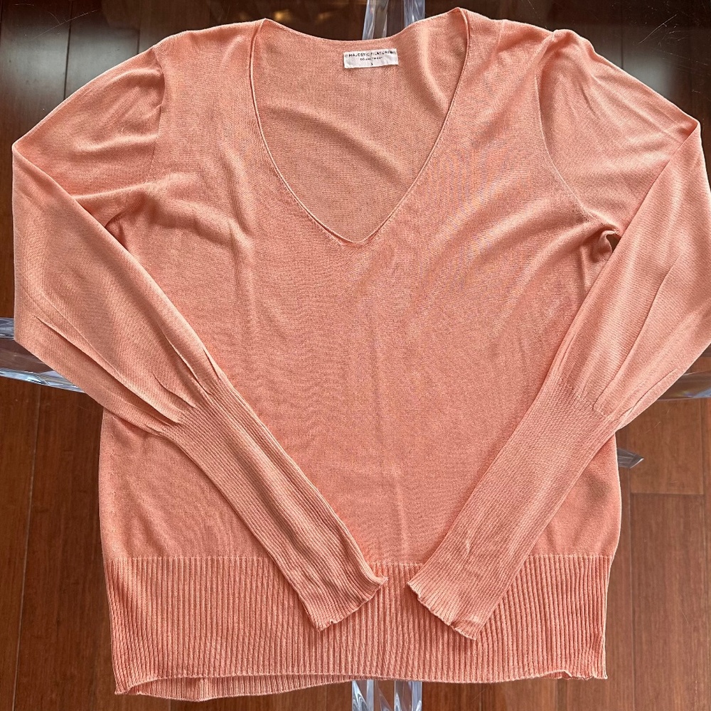 Majestic Filatures | 100% Silk V-Neck Sweater | Beautiful soft peach 🍑 | Size 3